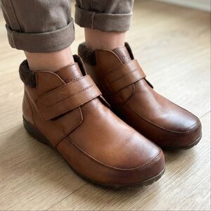 Propét Delaney Brown Leather Boots 4E XX Extra Wide Strap Orthotic Bootie Sz 8.5